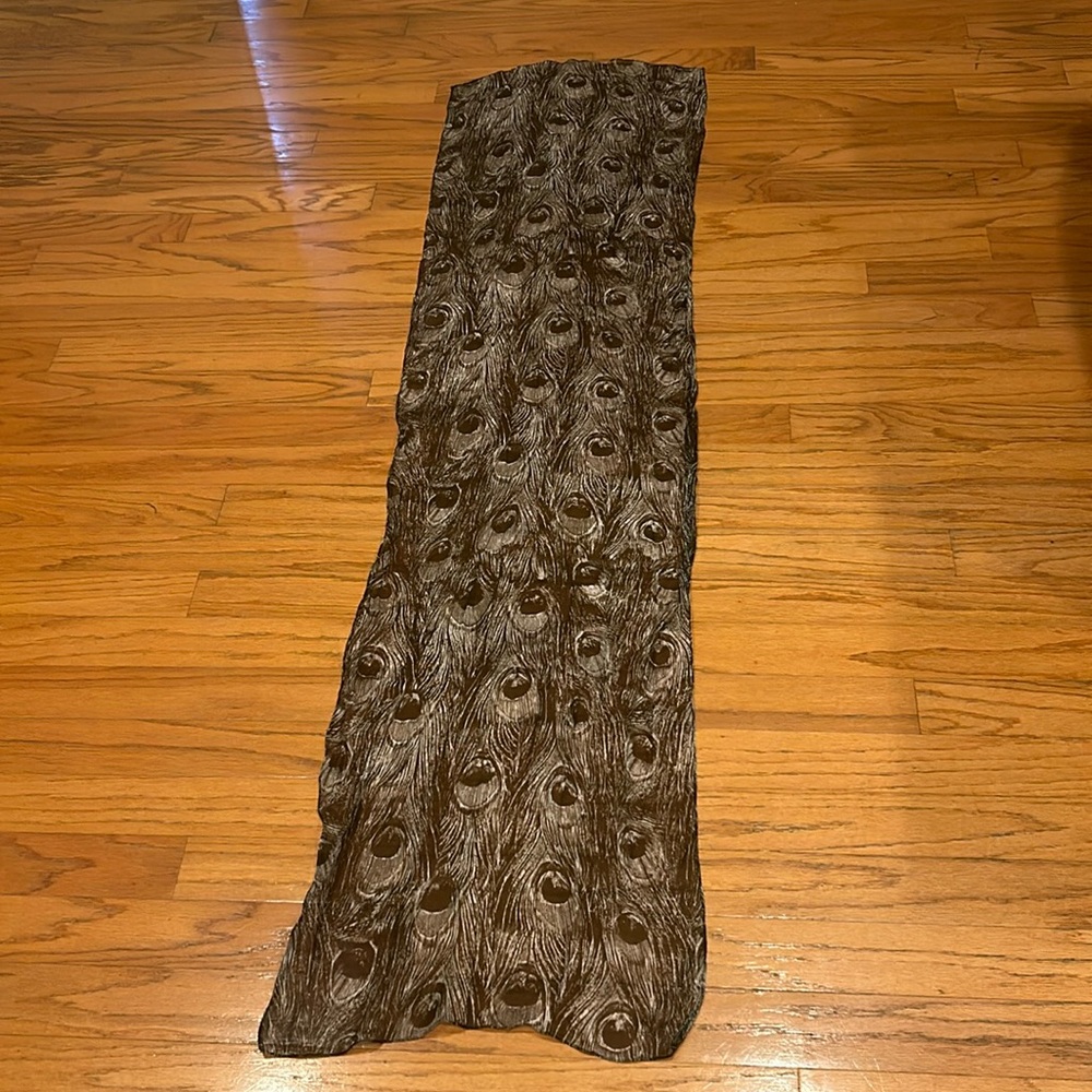 Women’s Lightweight Black and White Peacock Printed Shawl Scarf